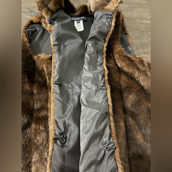 Jones New York Signature Petite Faux Fur Vest Sz PM - Picture 8 of 16